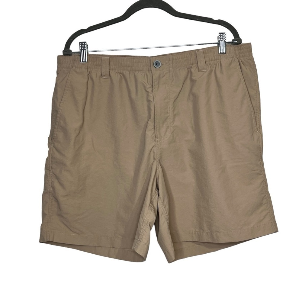Southern Tide Mens Beige Shorts Performance Nylon Pockets Size XL Hiking Fishing